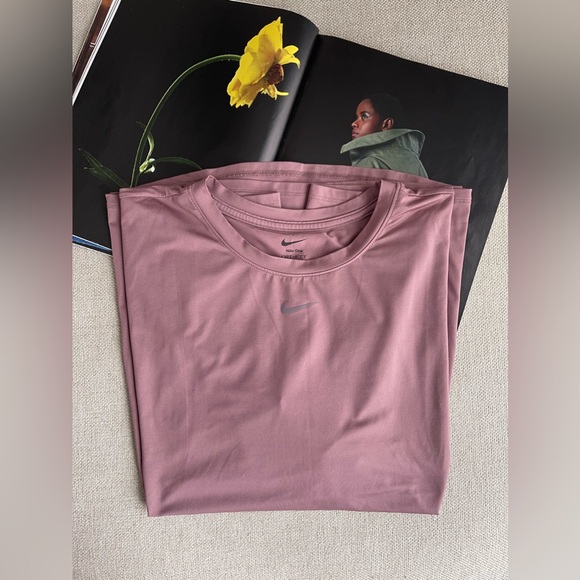 Nike One Training Dri-Fit T-Shirt In Smokey Mauve Size 1X - Picture 14 of 15